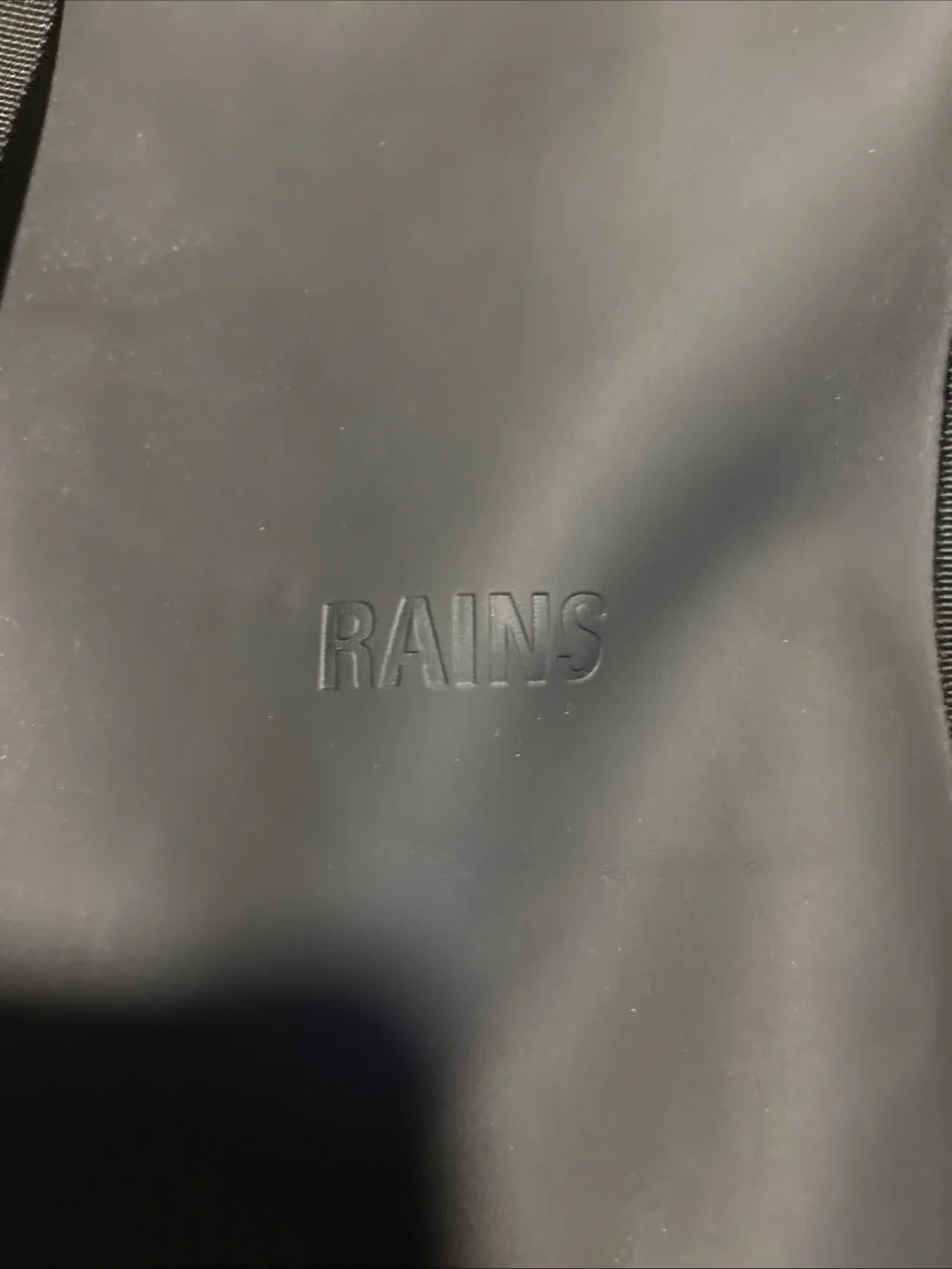 RAINS Weekend Bag, Small, Black Excellent condition 21”